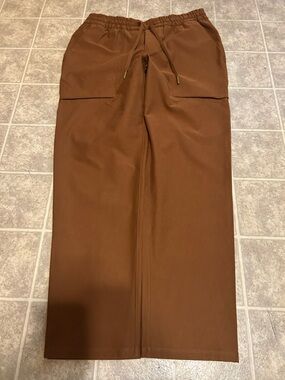 lululemon athletica Men's Cargo Drawstring Pants - Brown